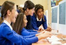 Creating a Connected Calssroom Digital Ways to Connect With Your Students CALSSROOM DIGITAL WAYS