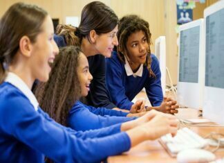Creating a Connected Calssroom Digital Ways to Connect With Your Students CALSSROOM DIGITAL WAYS