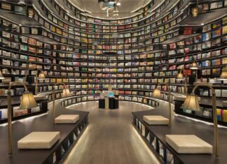 Which is the better option between an offline bookstore and an online bookstore? bookstore