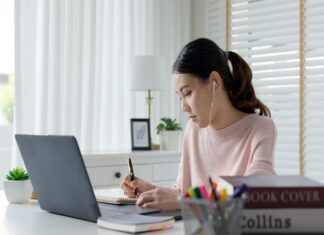 Elevate Your Expertise: Mastering Finance Through an Online MBA Program Online MBA Program